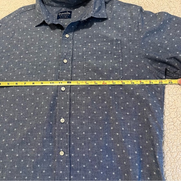 Men’s Chambray Star Print Shirt – Short Sleeve Button-Up by Treats – Size Med - Picture 10 of 11